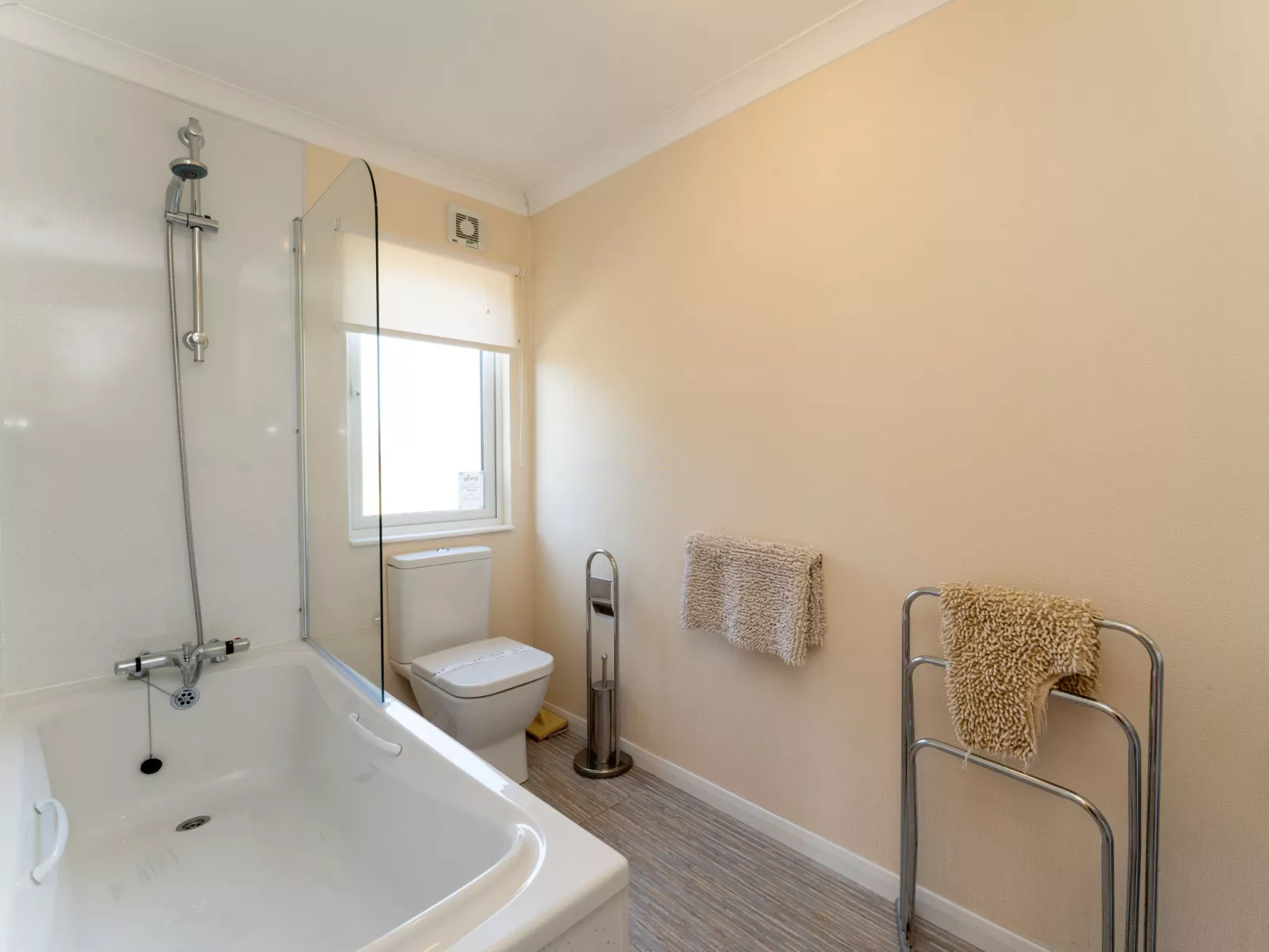 Capercaillie Lodge-Inside
