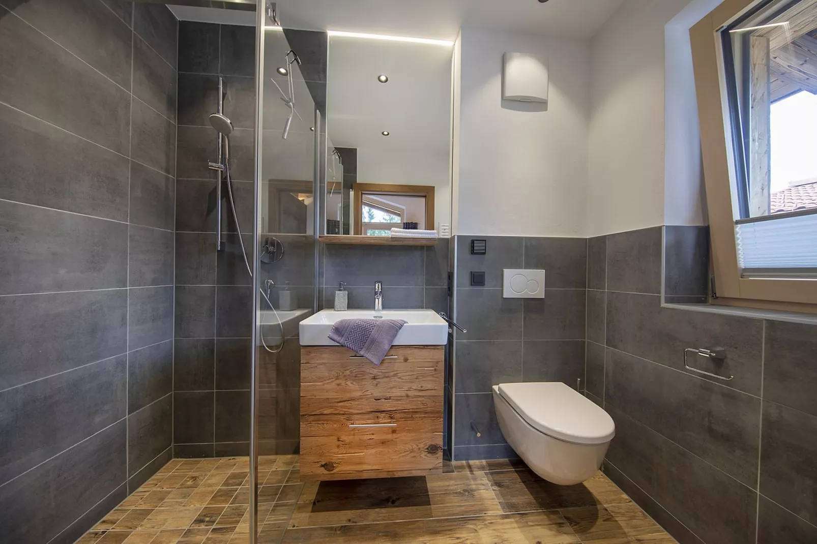 Nationalpark Chalet Rosenspitze-Bathroom
