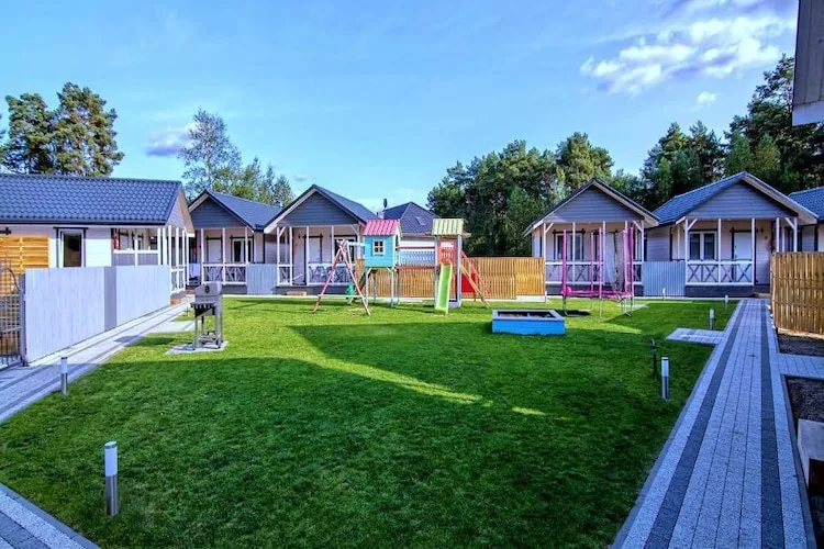 Parterowe domki wakacyjne Borne Sulinowo-Gardens summer