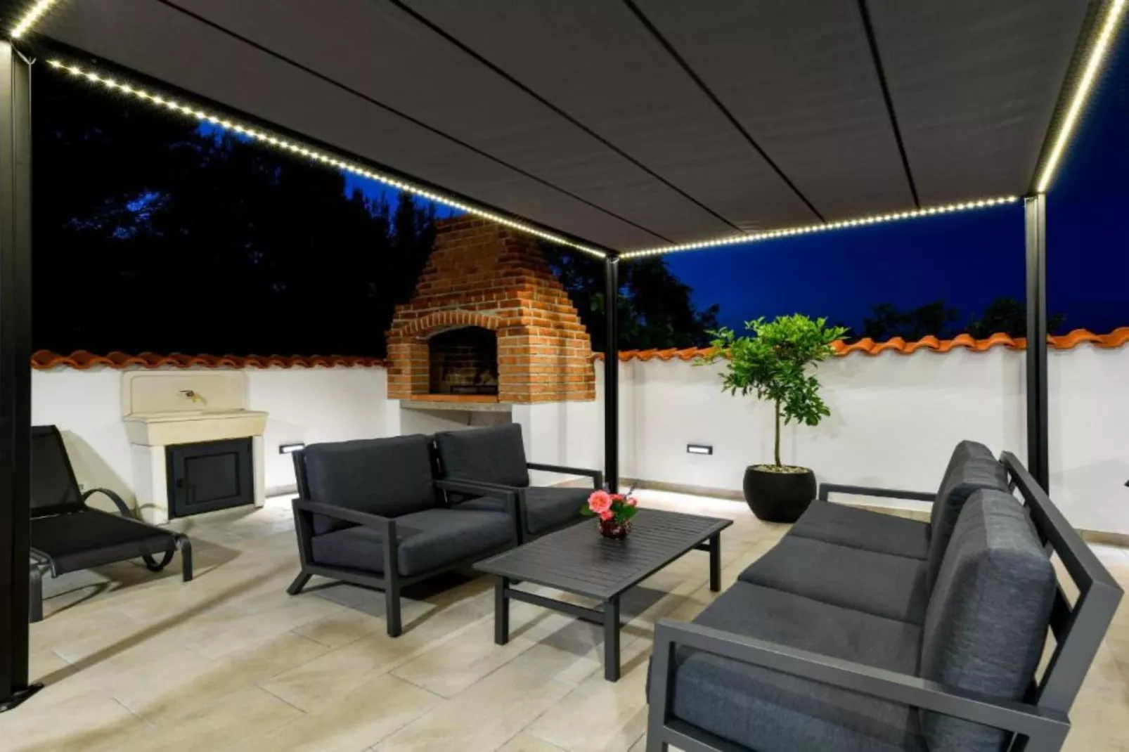 Four Bedroom Villa With Hot Tub-Extérieur