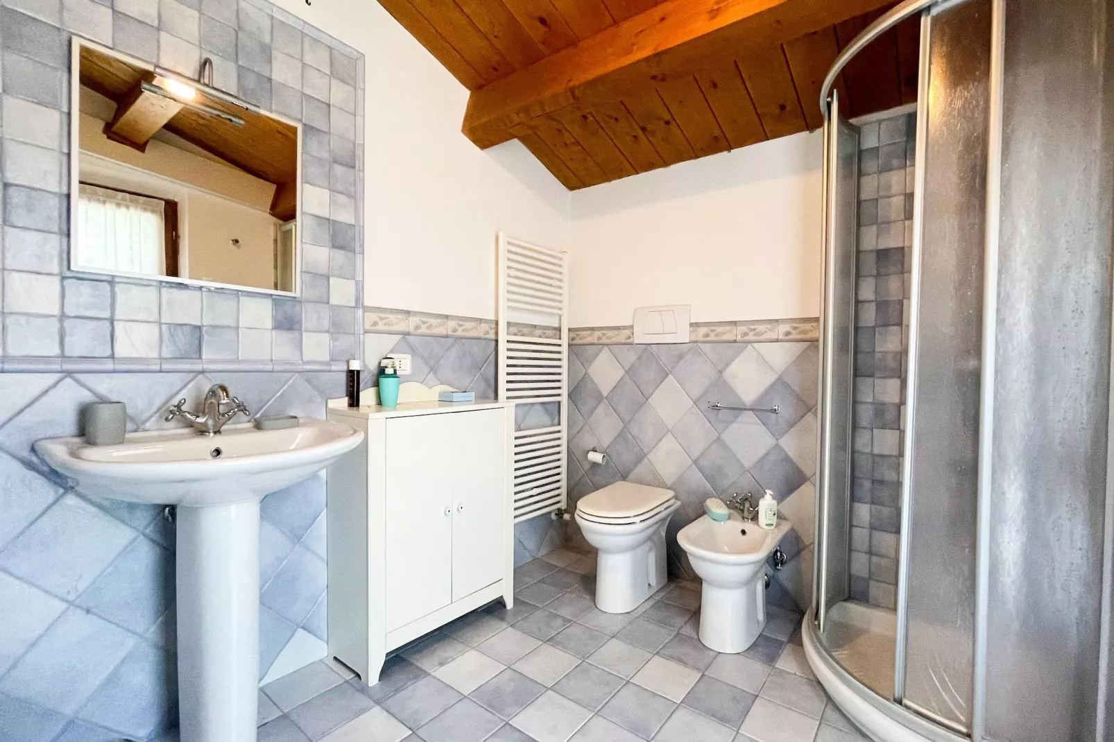 Casa Del Nonno-Bathroom