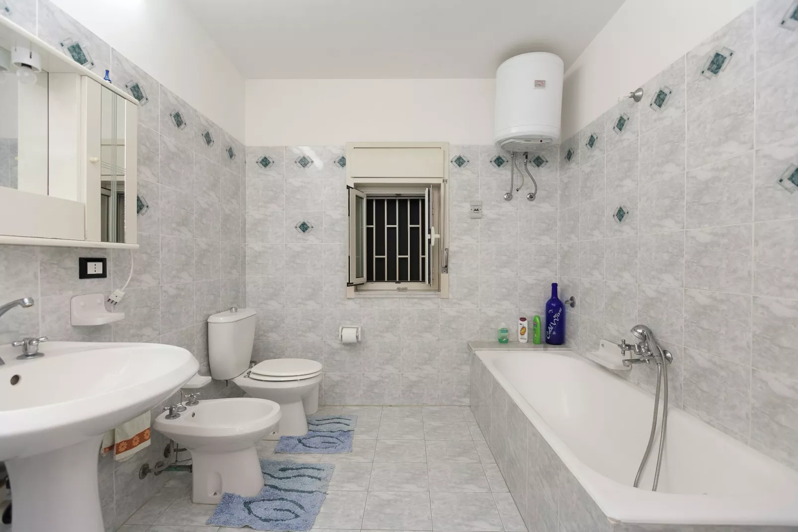 Villa Russo-Bathroom