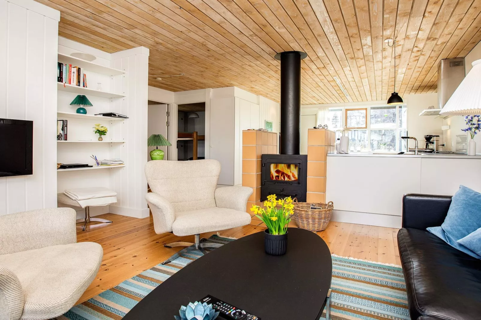 3 room,1st row,renovated-Innen
