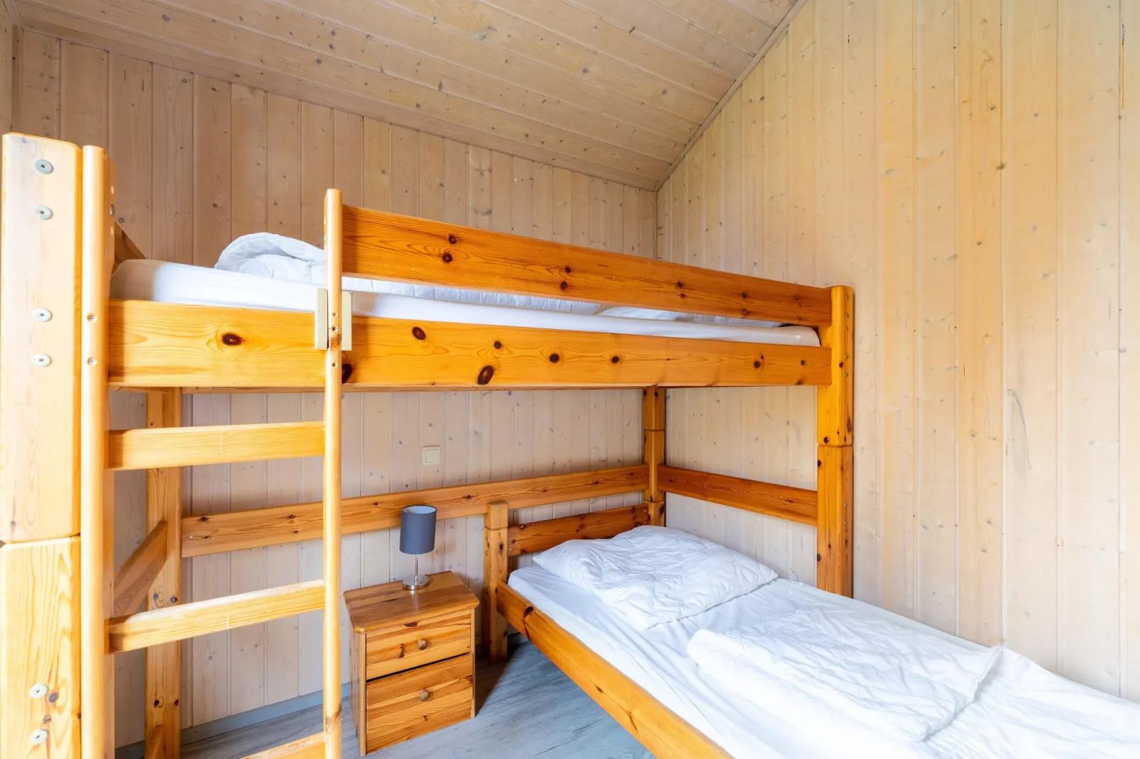 Kranich 244-Bedroom