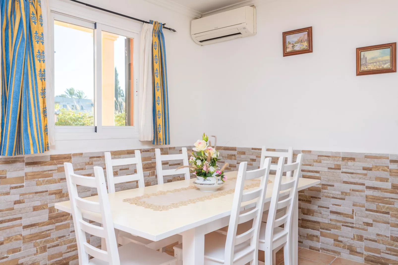 Casa Marcos-Dining room