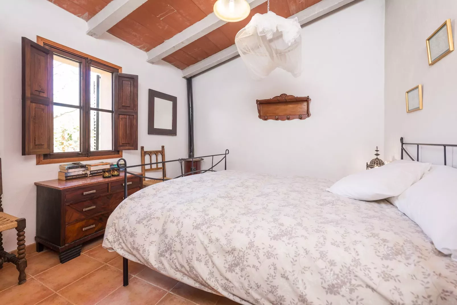 Can Mateu-Bedroom