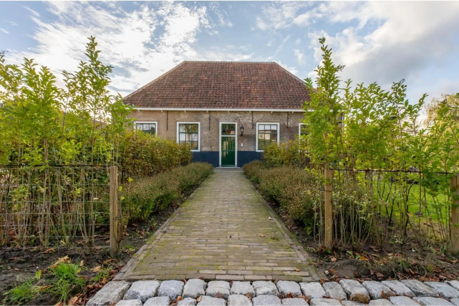 Vakantiehuis 'Boerderij Molenhof' - Stationsweg 5  Heinkenszand-Exterior summer