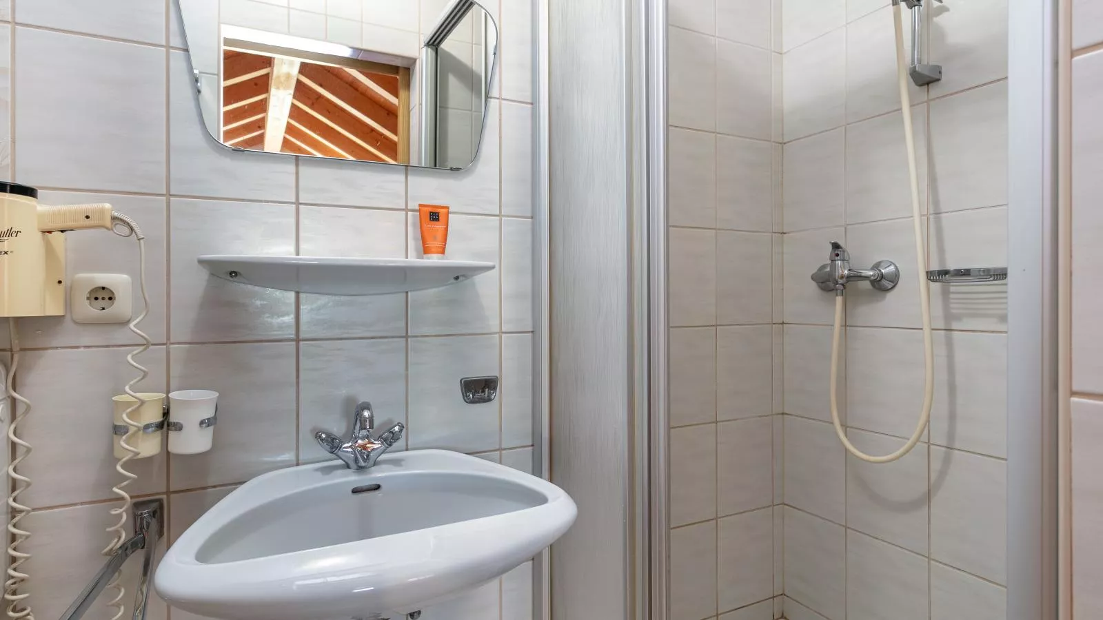Schweizerhof Arnika-Bathroom