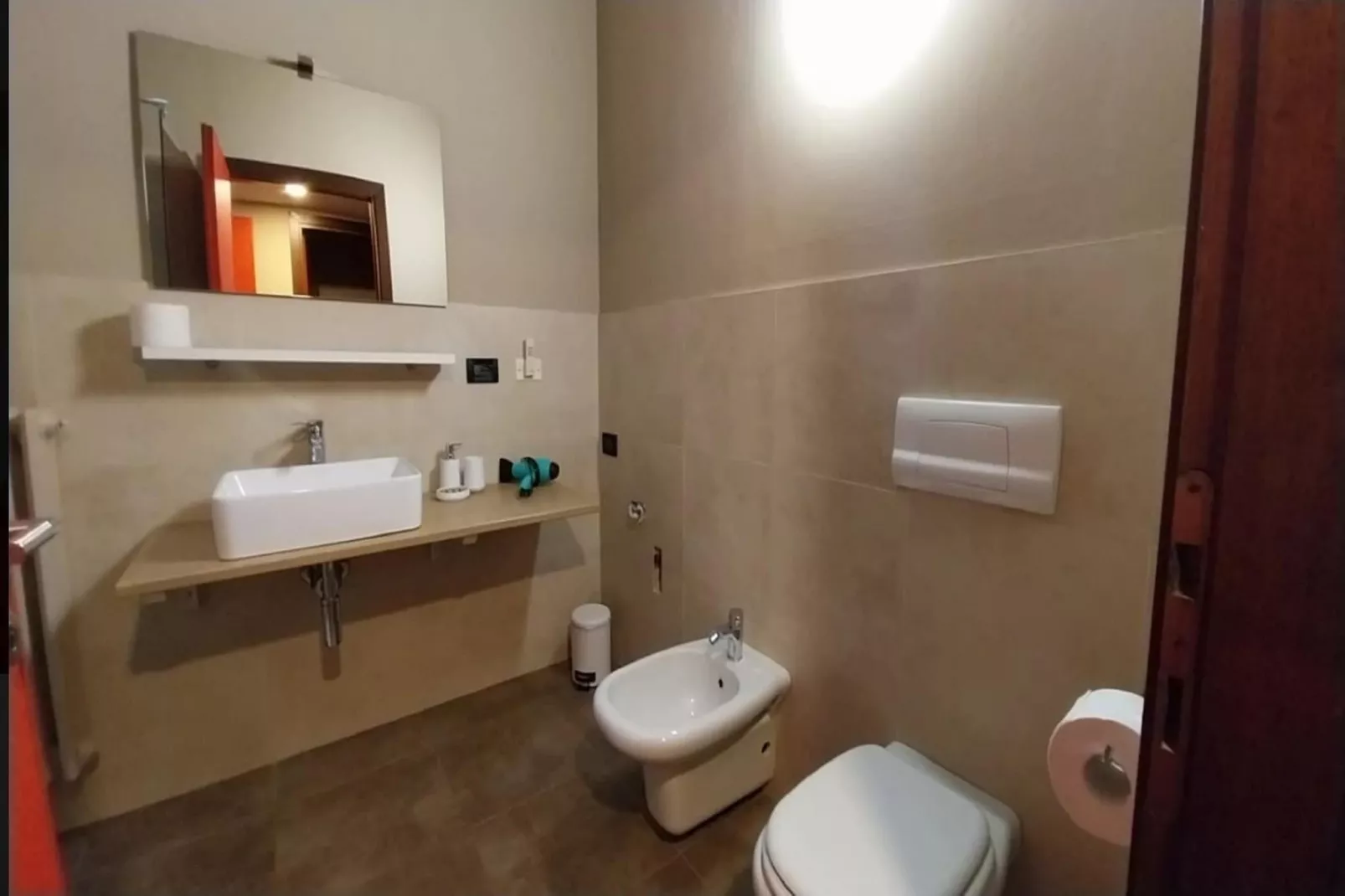Pinot Nero-Bathroom