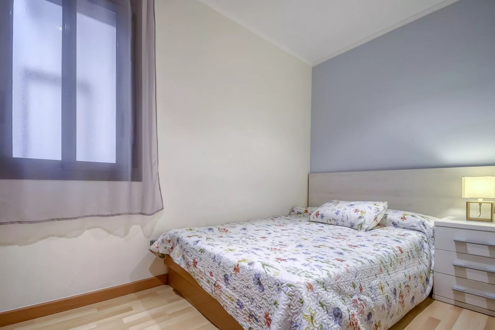 P.C. MESTRAL 1  1 Roses-Bedroom