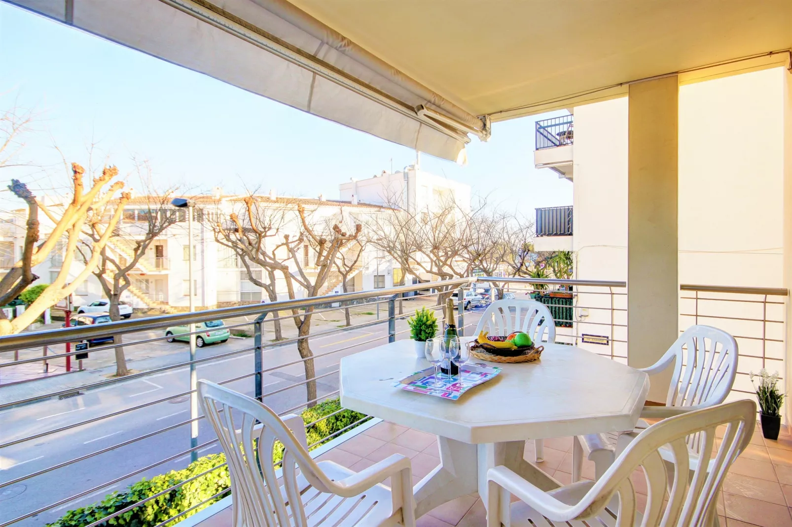 MILENI 3 1 1 4 Roses-Terrace balcony