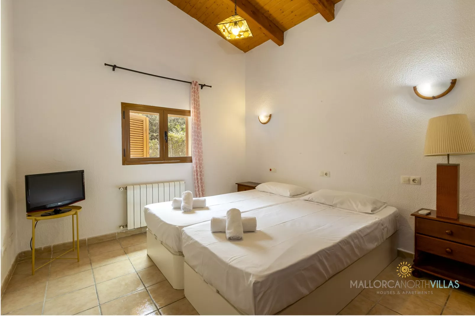 Villa Alejandra con piscina privada y gran jardín-Chambre