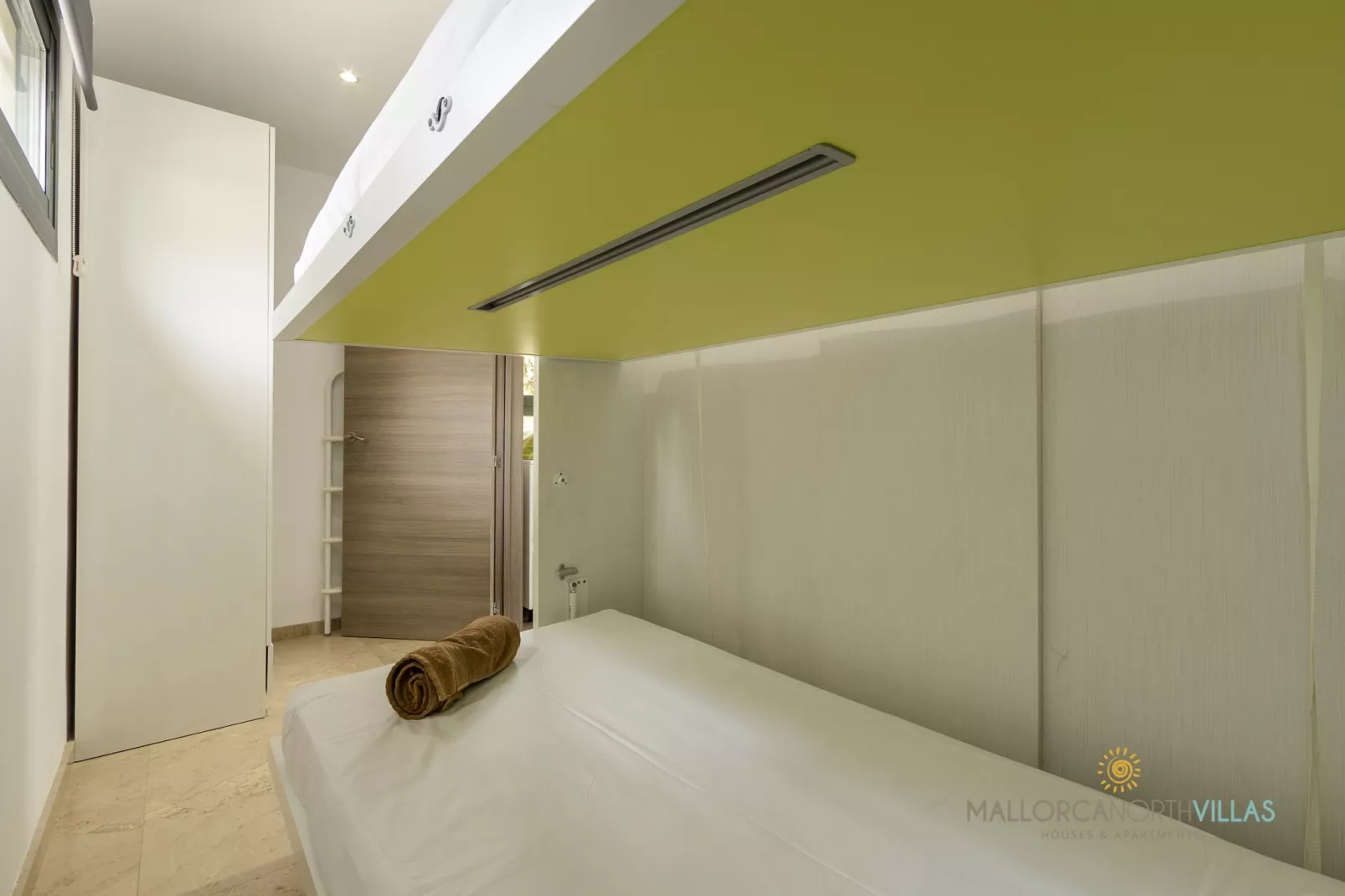 VILLA IOLA IDEAL PARA FAMILIAS A 150M DE LA PLAYA-Bedroom