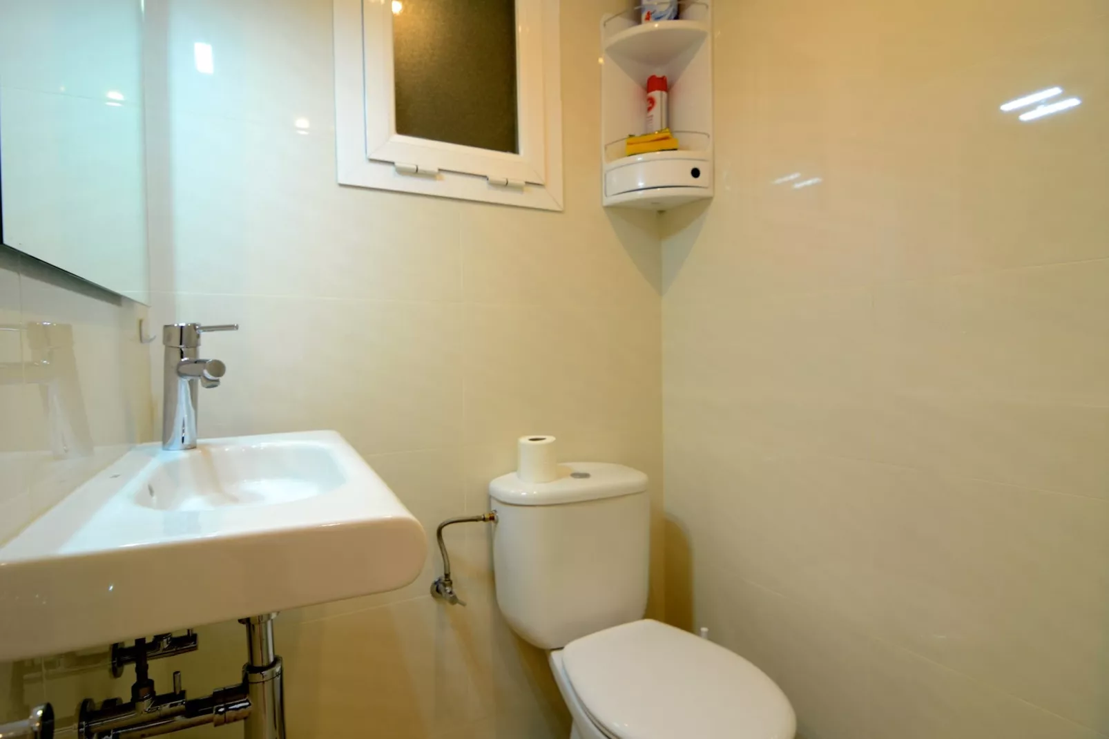 ROCAMAURA I A 1-2-Bathroom