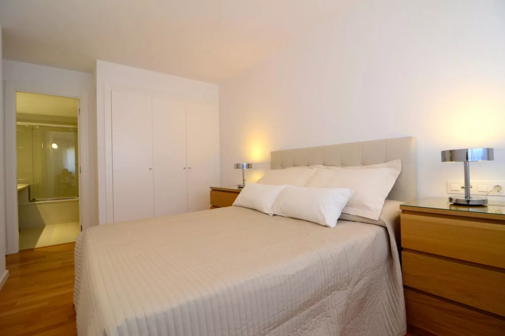 ESGLESIA 7-Bedroom