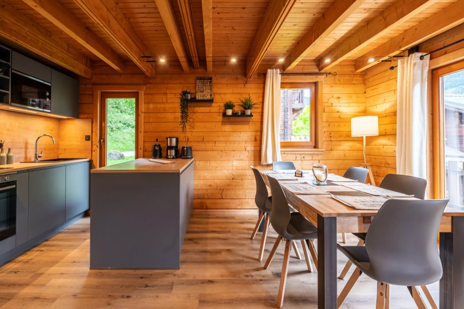 BOIS DE CHAMPELLE N°26 - 4P8-Living room