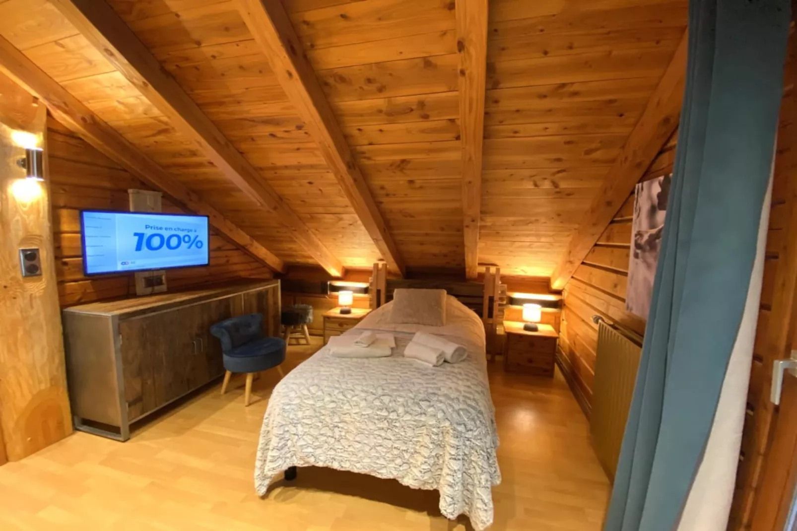 LE RENNE  Chalet en bois au calme avec SPA Jacuzzi-Chambre