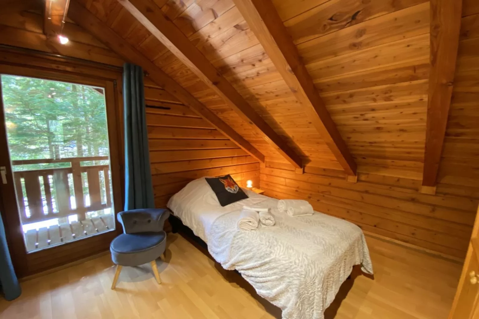 LE RENARD  Chalet en bois au calme-Bedroom