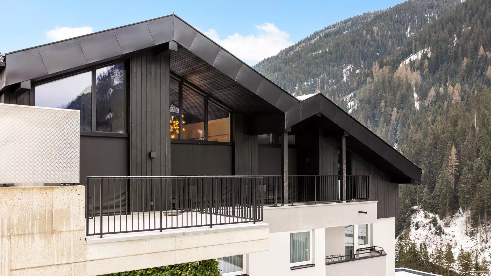Adult Only Paznaun Suite-Exterior winter
