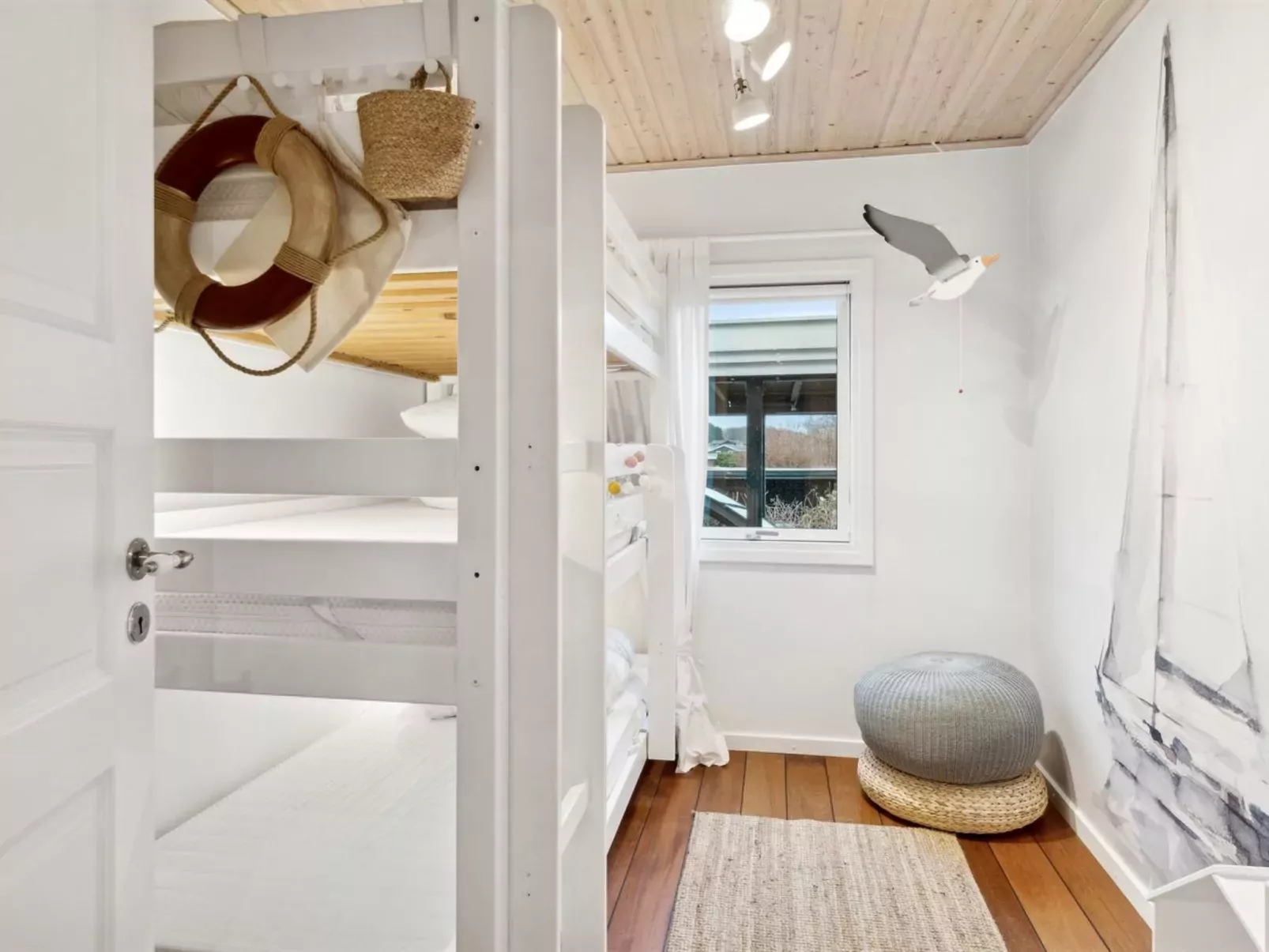 "Eero" - 175m to the inlet-Inside