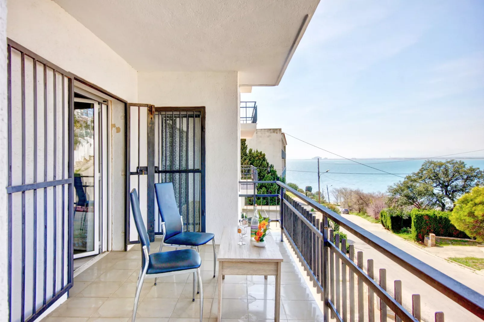 ALBA 1 3 Roses-Terrassenbalkon
