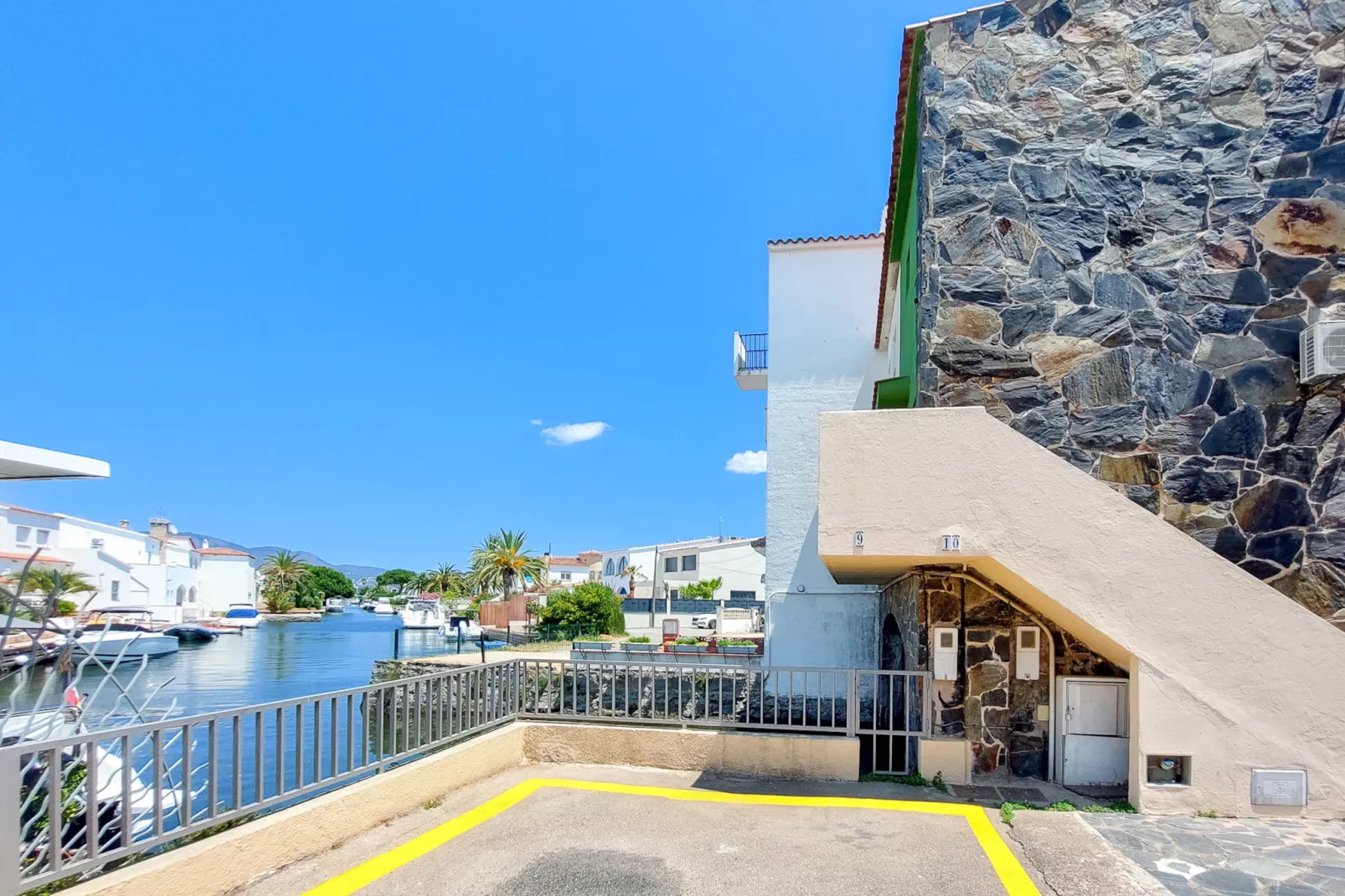 PORT PETIT 10 + Amarre de 3X7 - Immo B-Terrassenbalkon