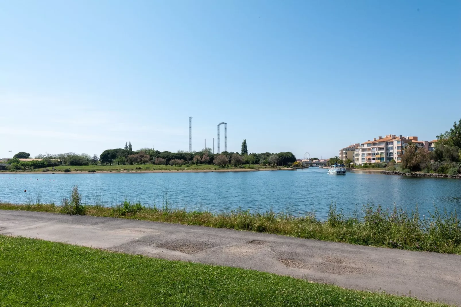 Baie des Anges N°411 - 2P6-Zones d'été à 1 km