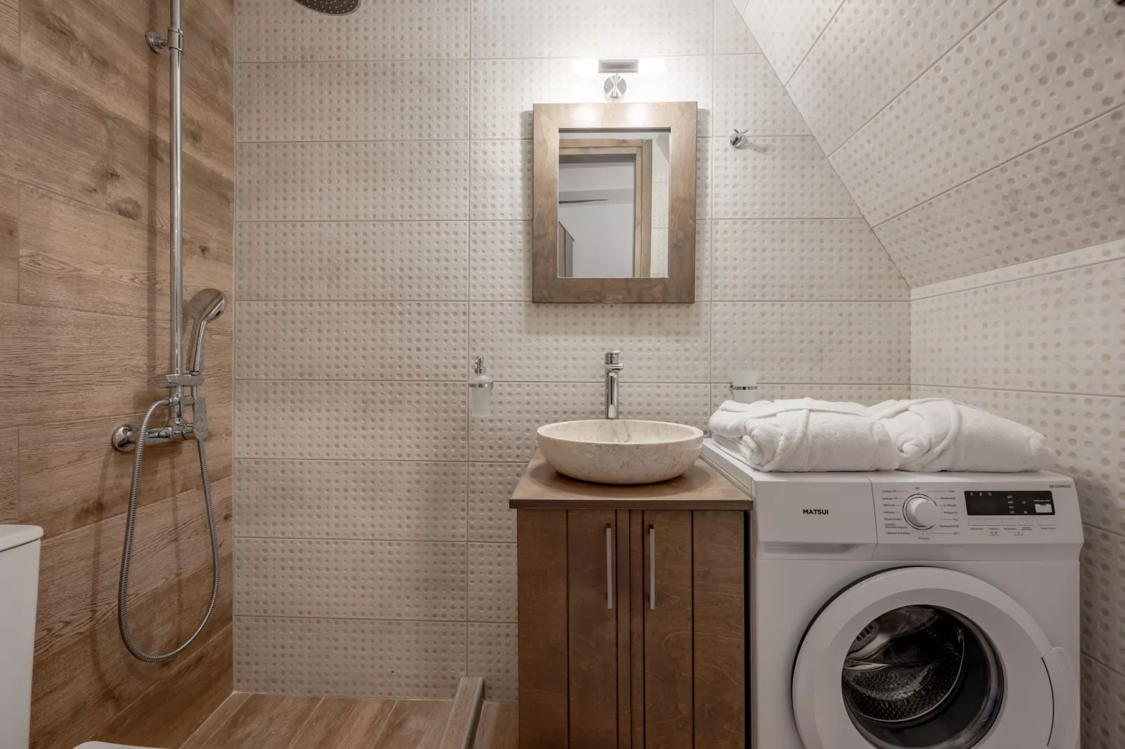 Nomas Home Skaloti-Bathroom
