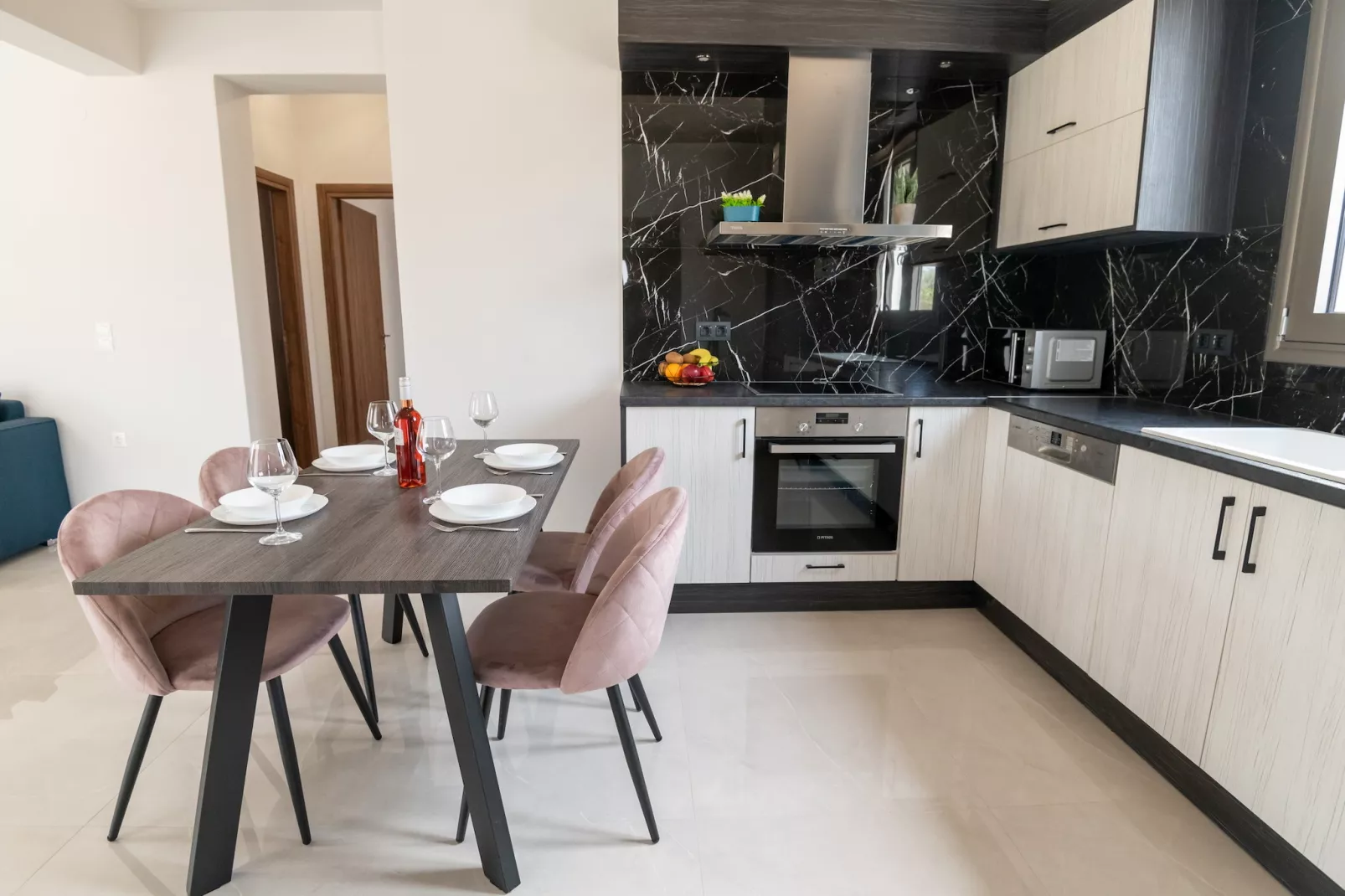 Destino 1-Dining room