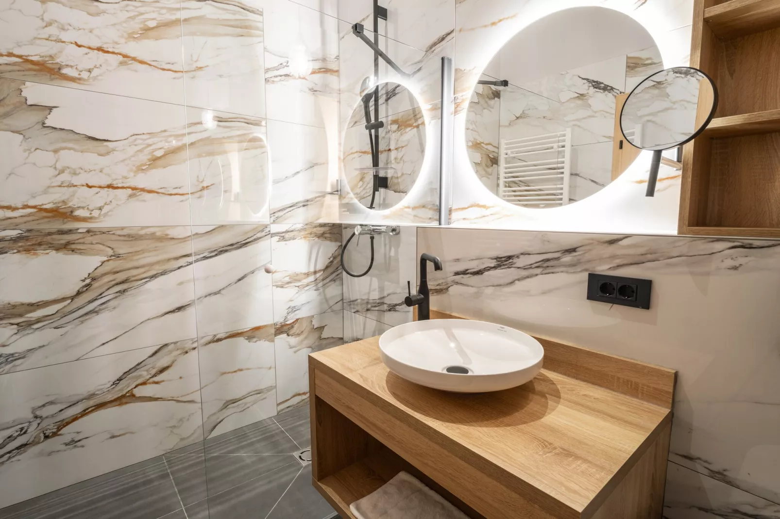 Alpenstyle Resort Fieberbrunn FB3PD-Badezimmer