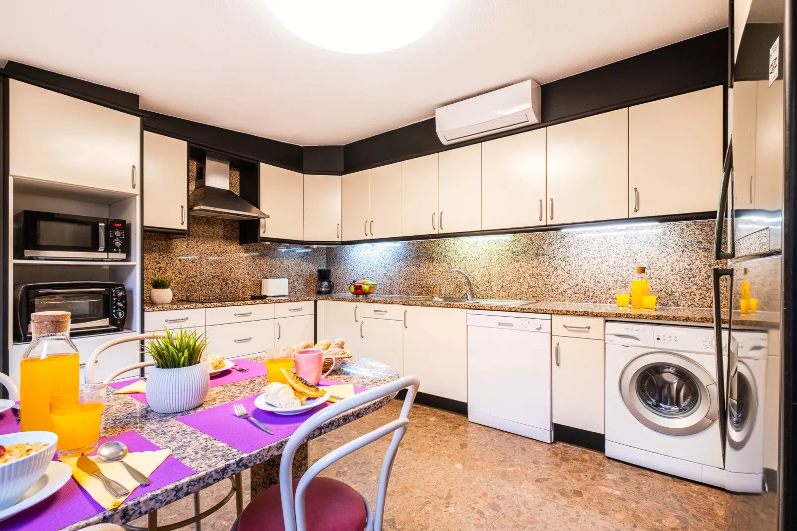 Villa Bantayan-Kitchen