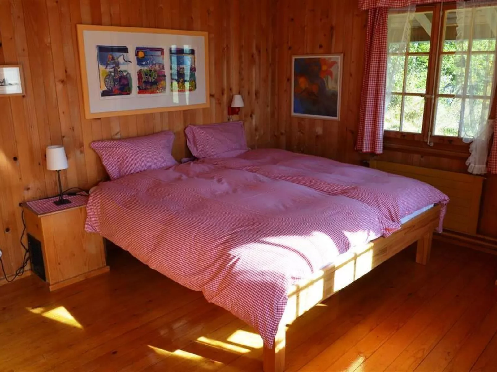 La Ruche, Chalet-Inside