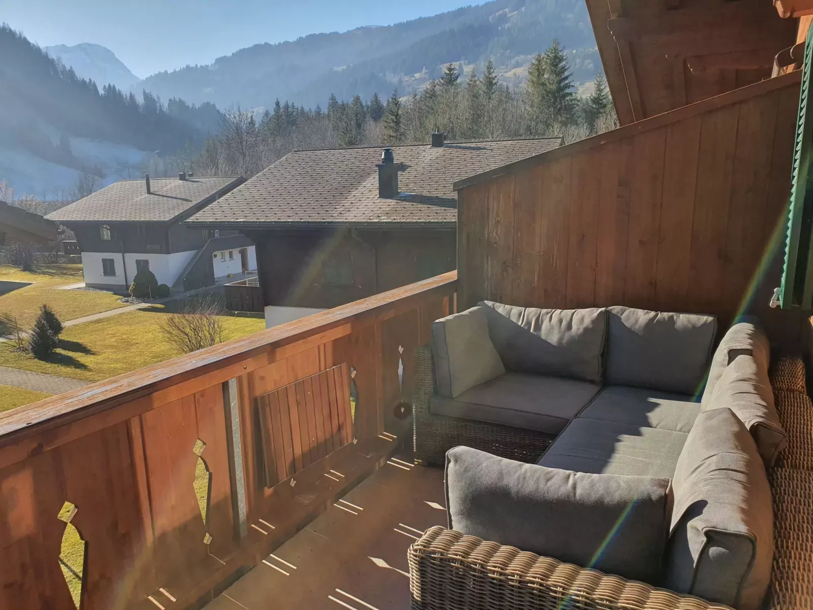 Chalet Lenk Dänk App. 6-Draußen