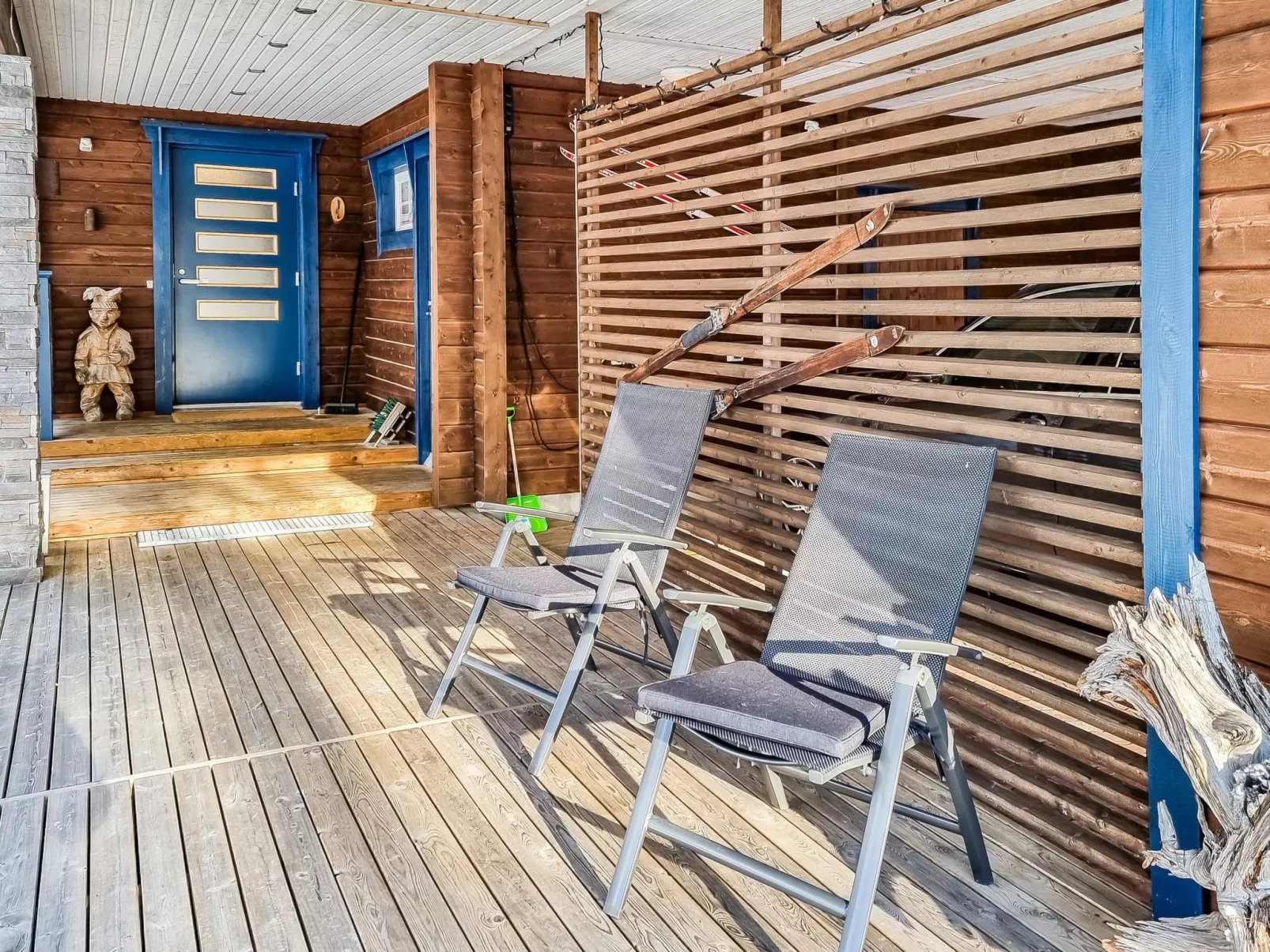Arctic chalet-Outside