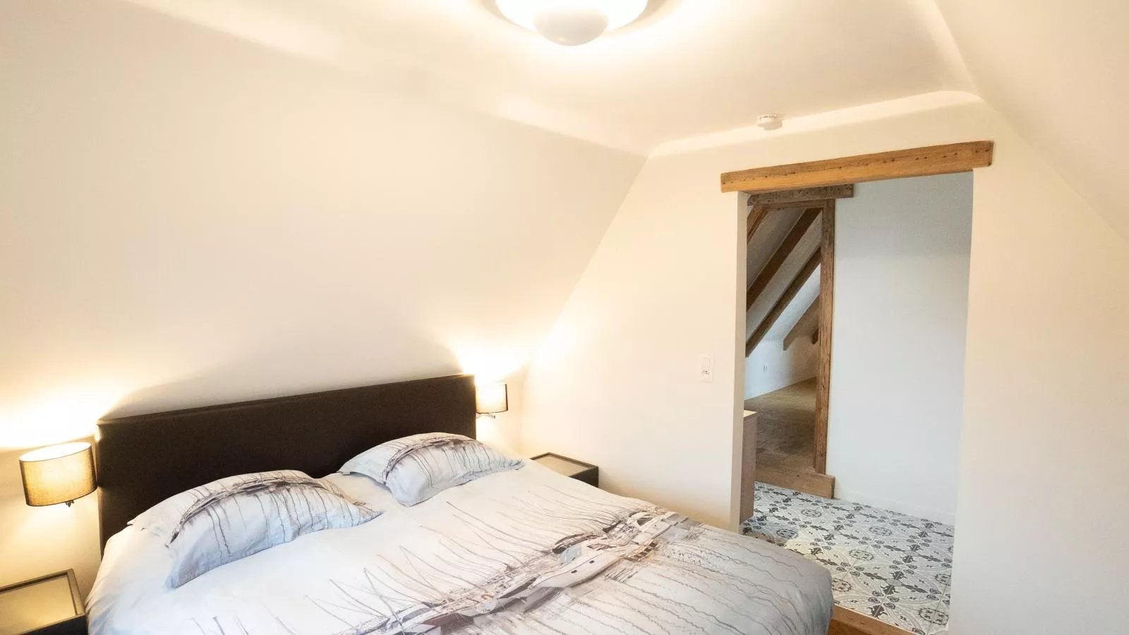 Amber-Bedroom