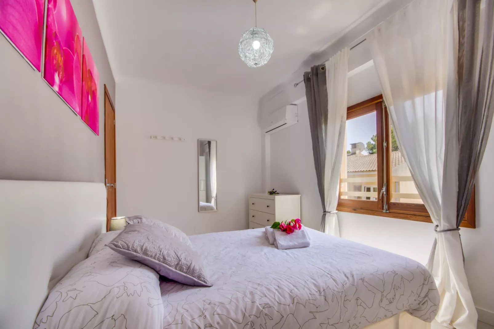 Amapola-Bedroom