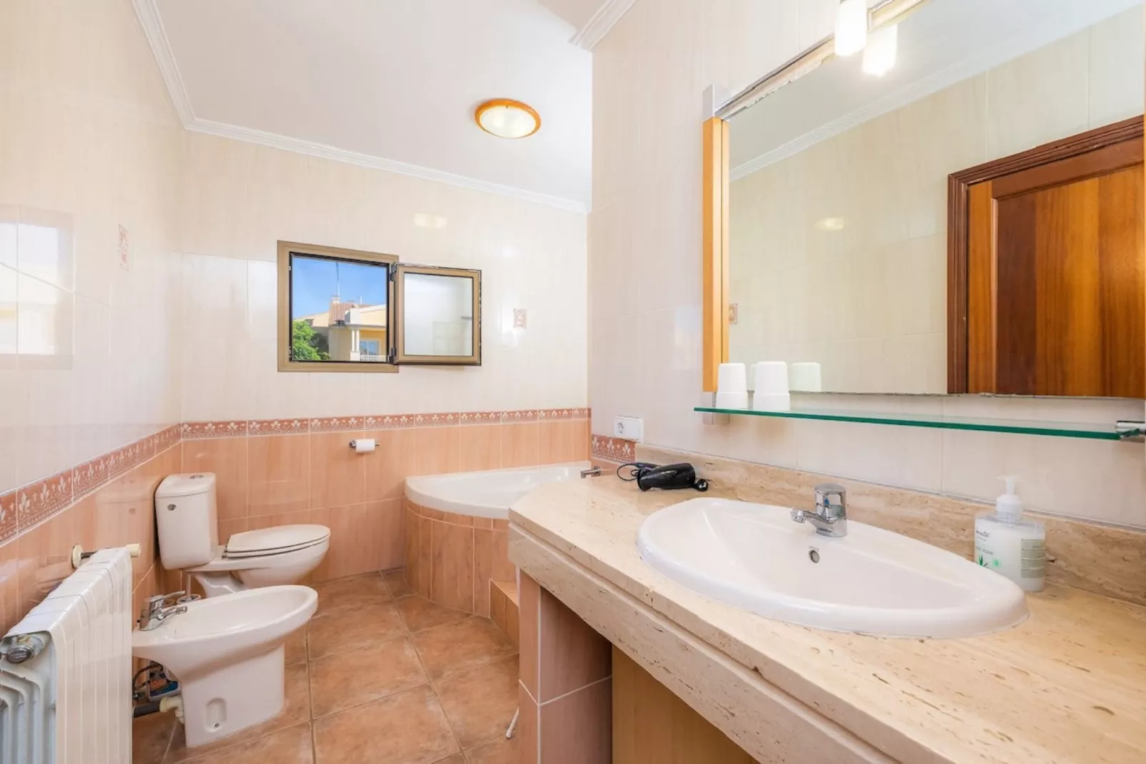 Casa Jordi-Bathroom