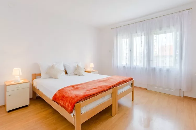 Apartment Marko (ST) - Three Bedroom Apartment with Balcony and Garden View-Bedroom