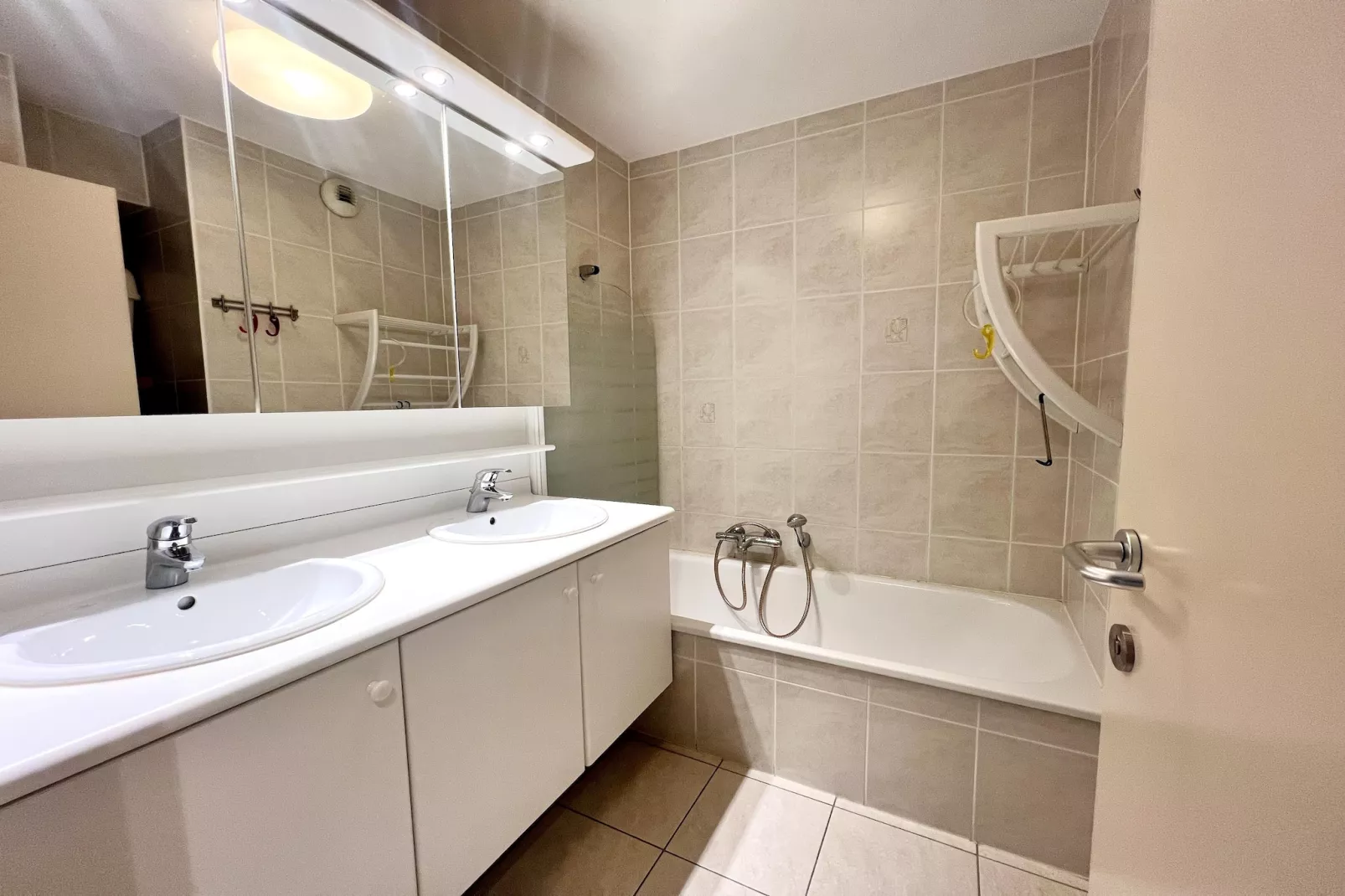 DEBOEI 3/0102-Badezimmer