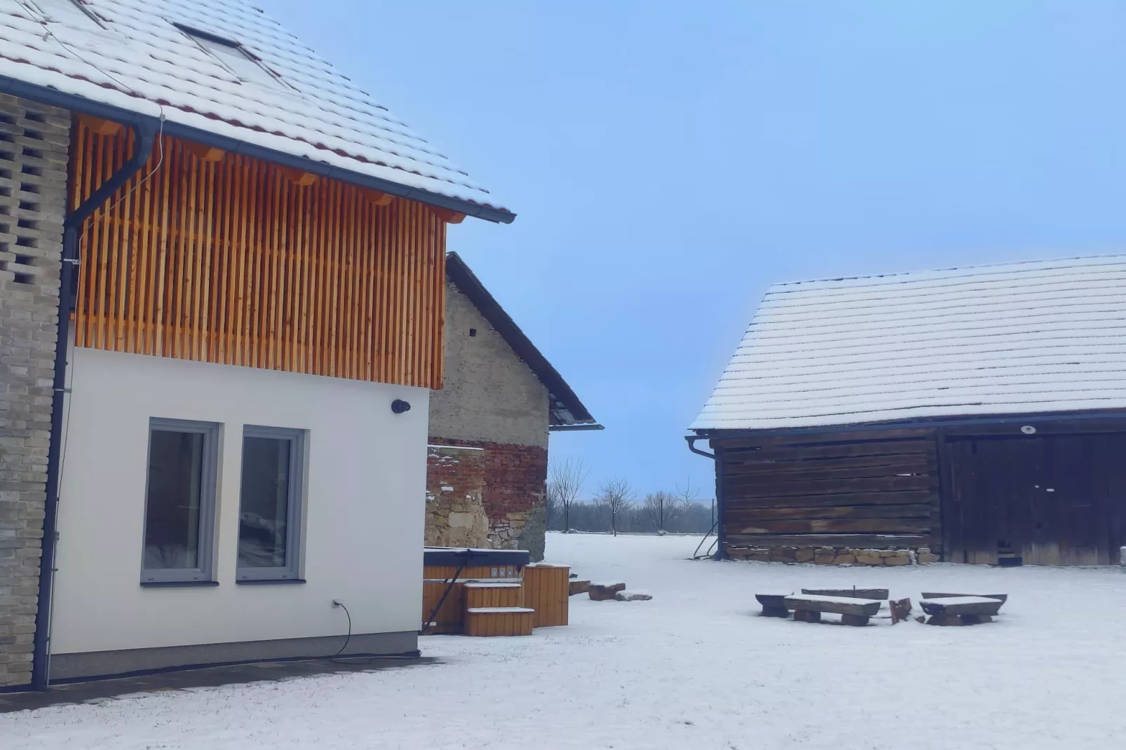 Mnichovo Hradiste SVK405-Außenbereich