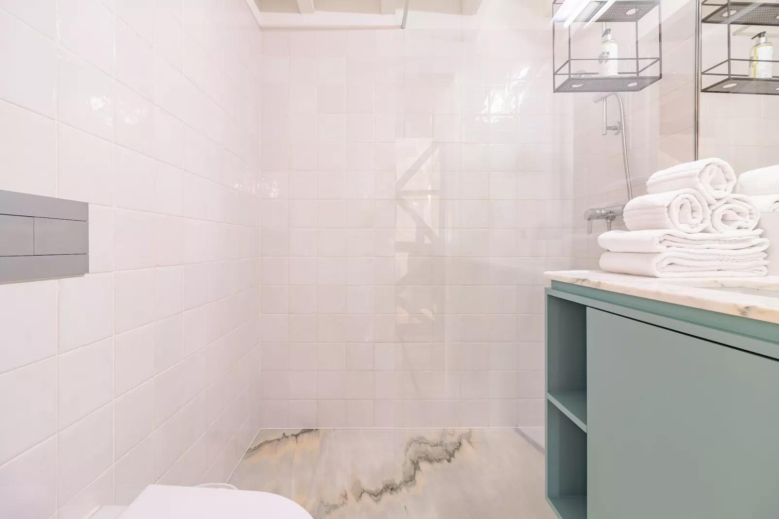 YOUROPO - City Center 5-Badezimmer
