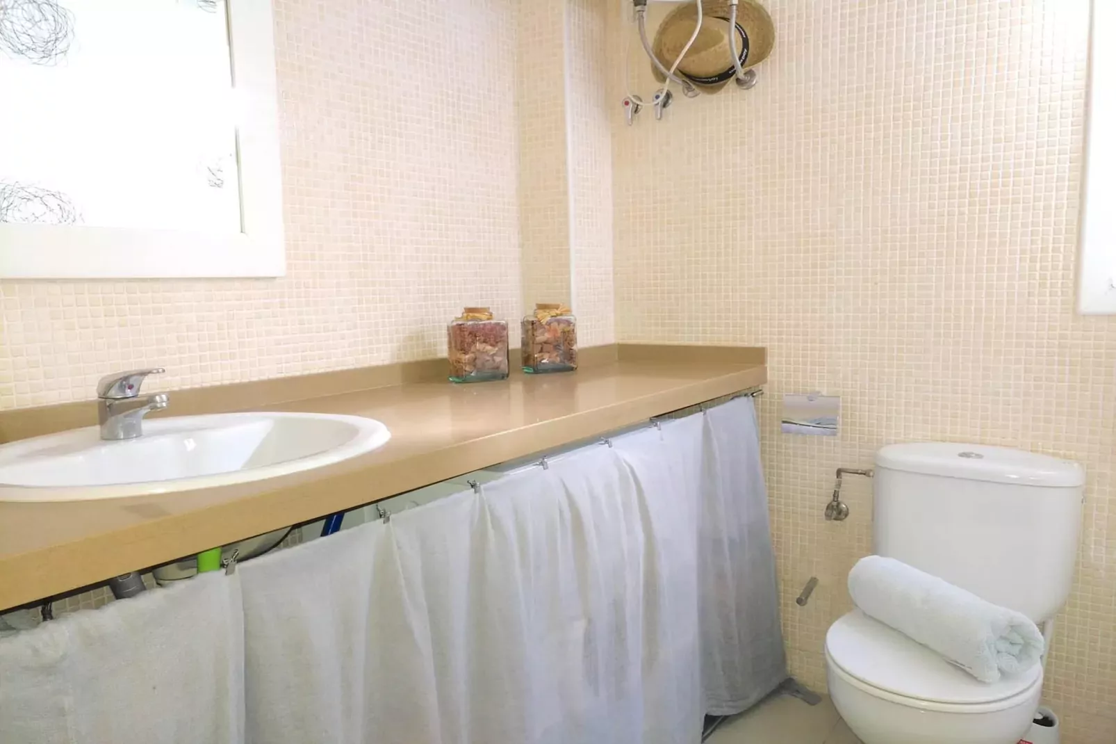 Cliper B-2-Bathroom