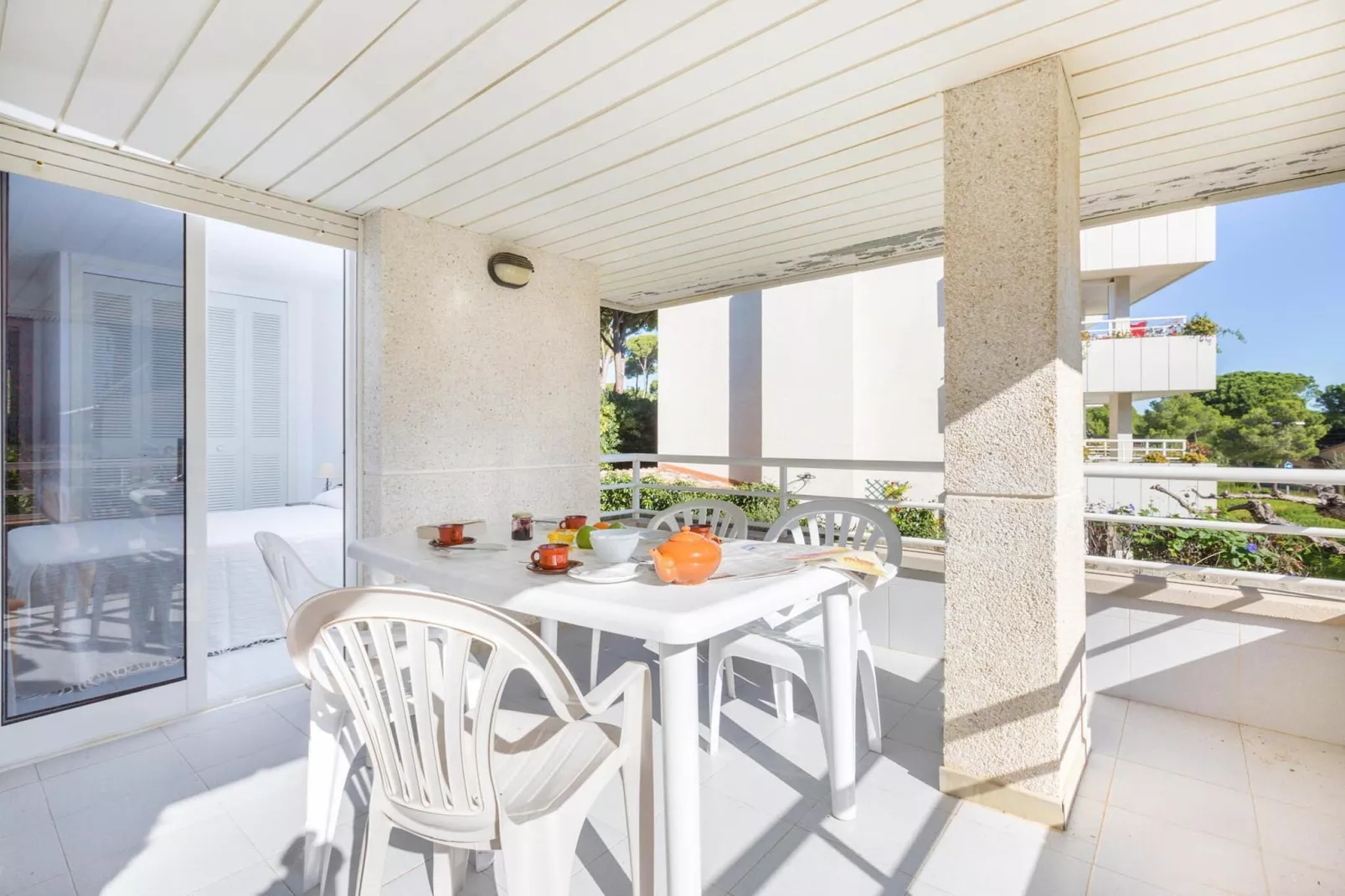 Open Pals - T-Terrace balcony