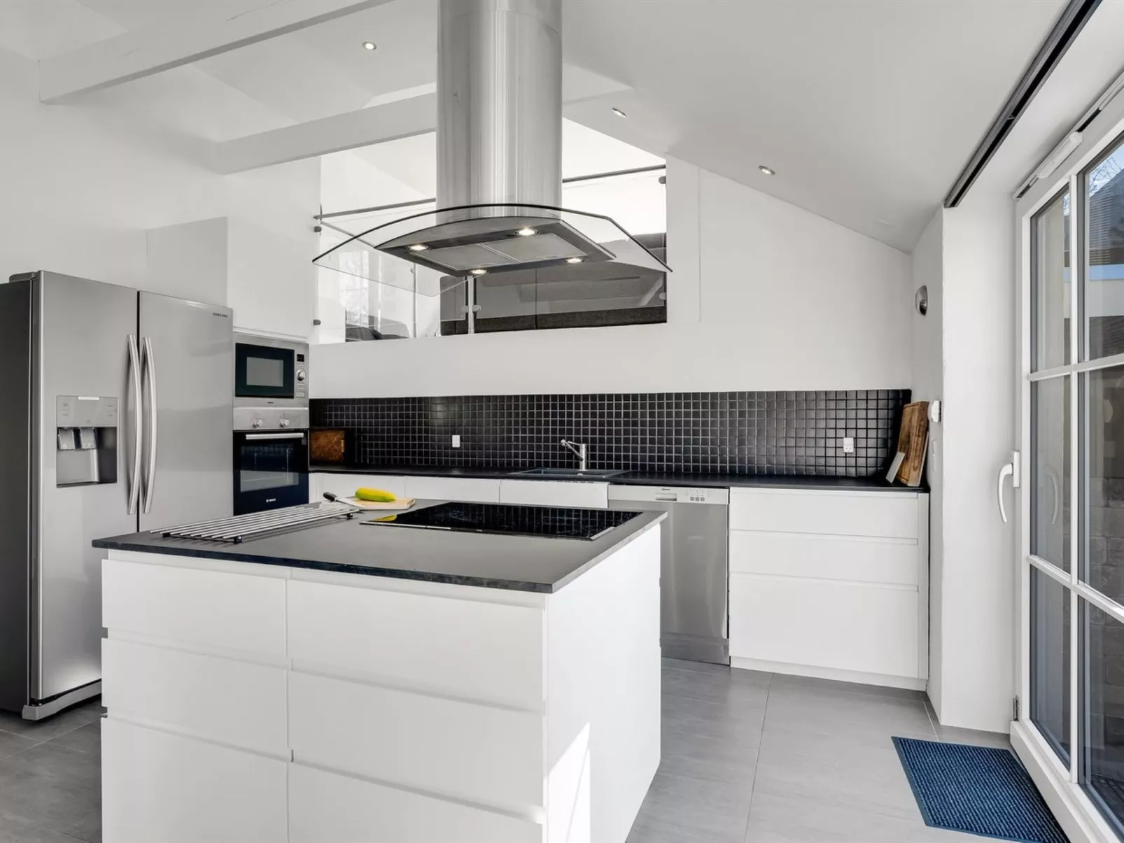 "Judit" - 10m from the sea-Inside