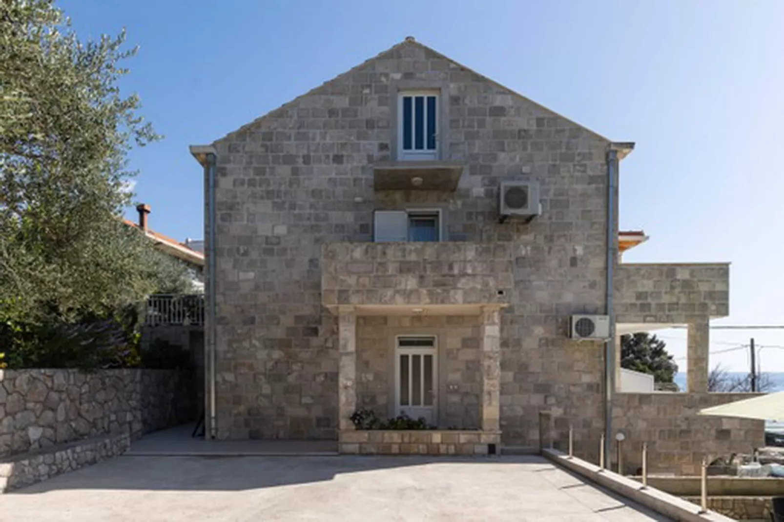 House Rašica - One Bedroom Apartment with Terrace and Sea view (3)-Facilities