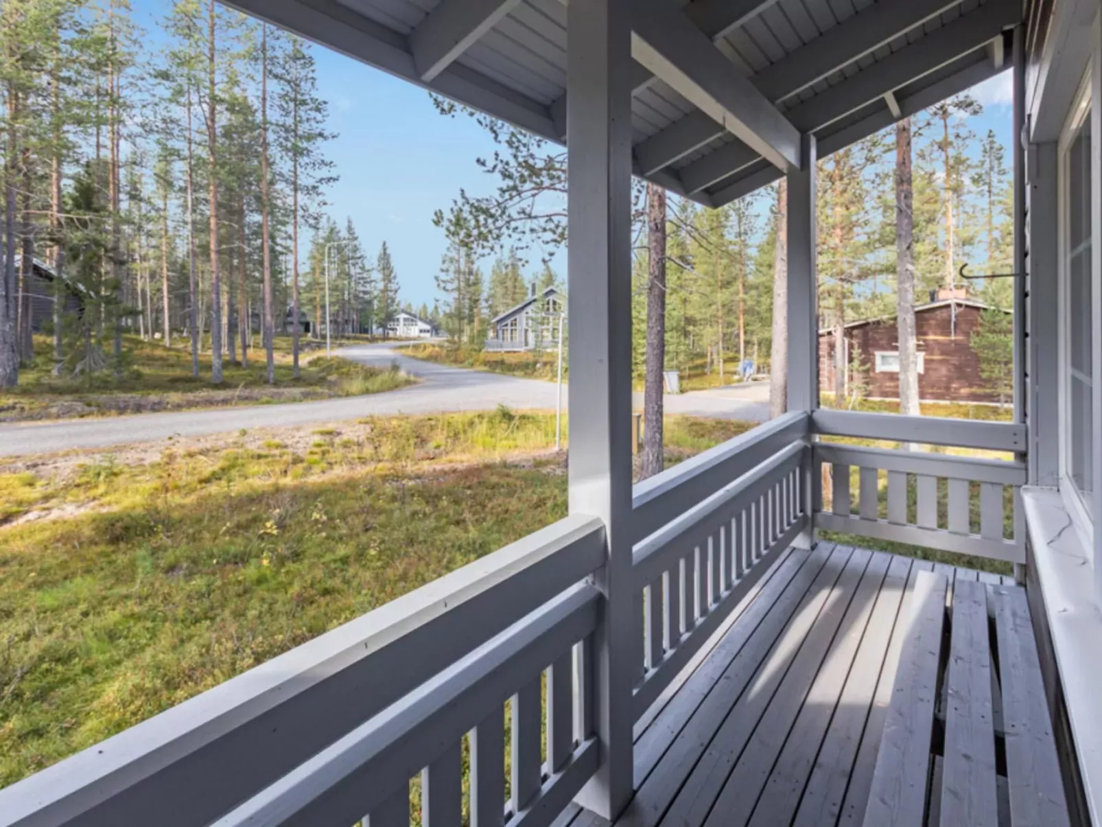 Eki-ylläs a-Outside