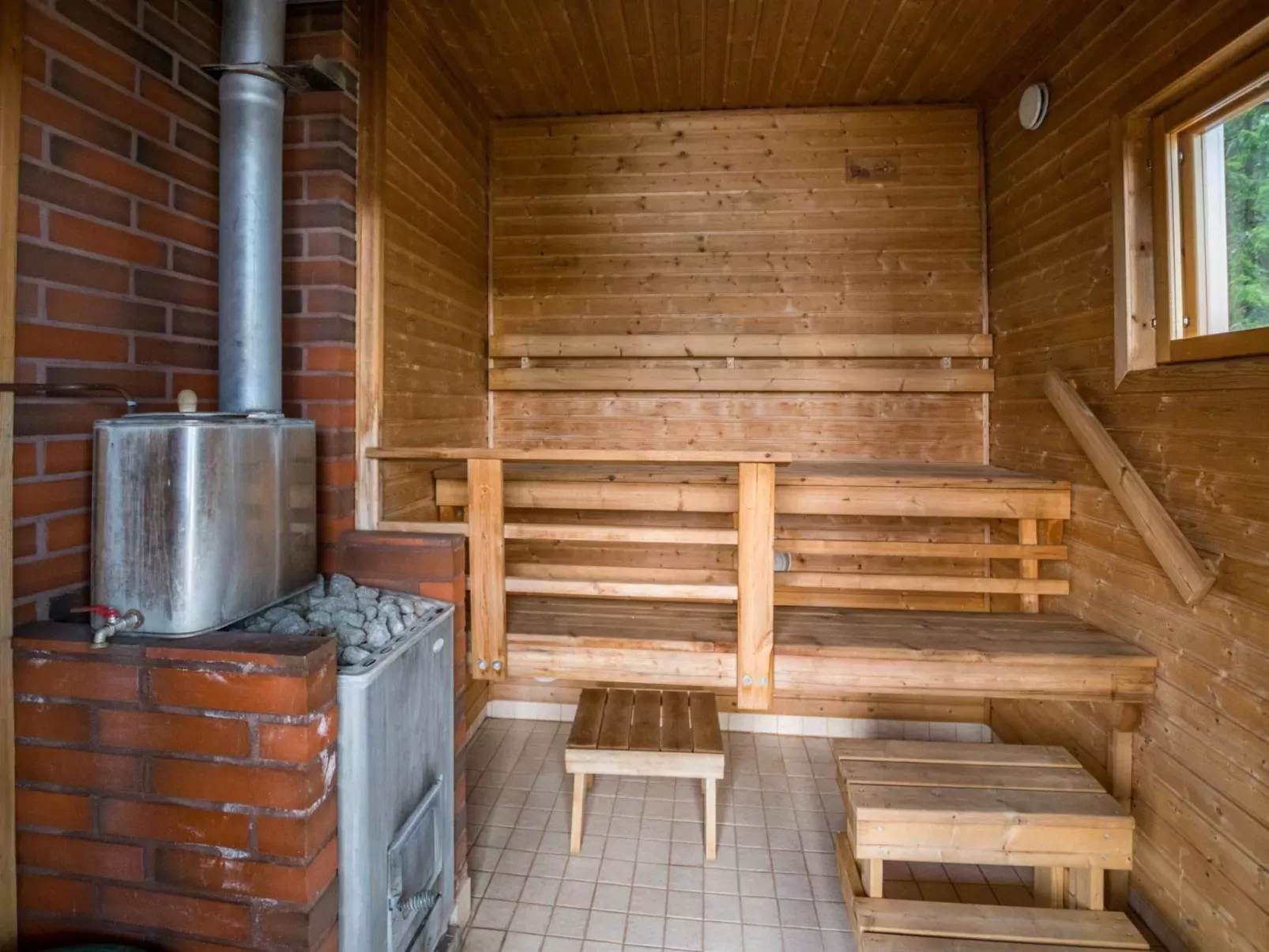 Metsäpirtti-Inside