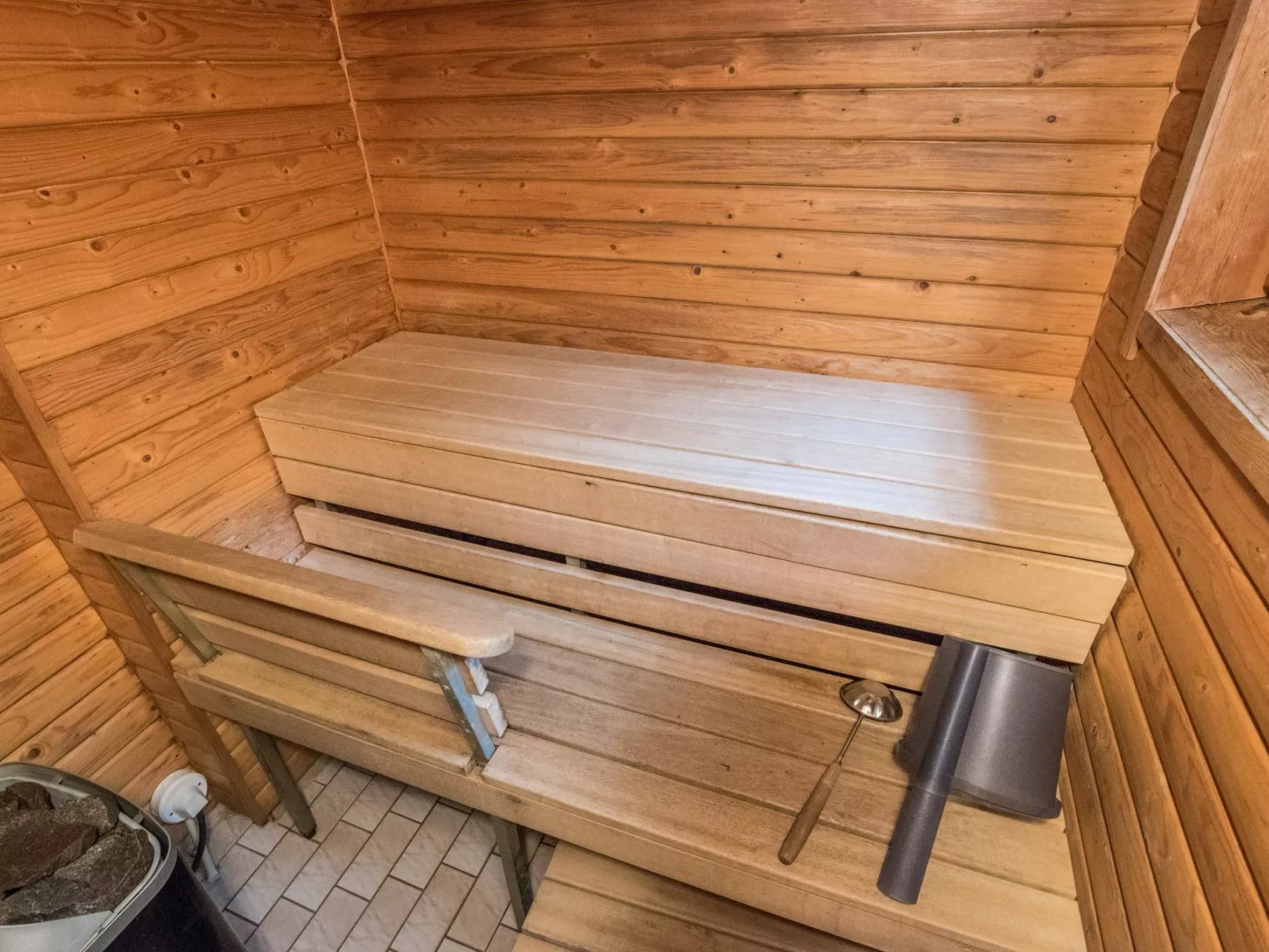 Uitonniemi, rummukkala-Drinnen