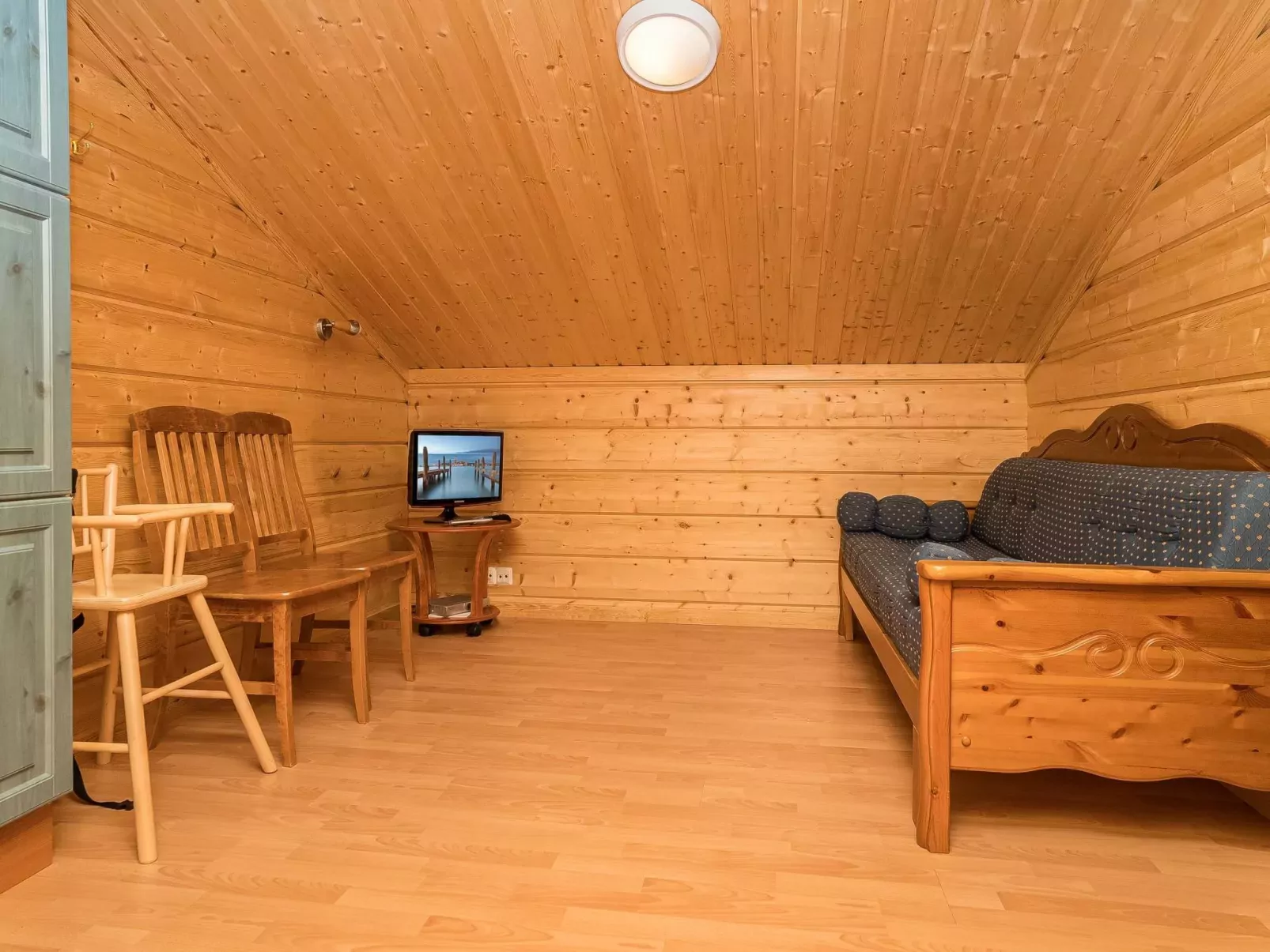 Kinostupa 2a (18)-Dedans