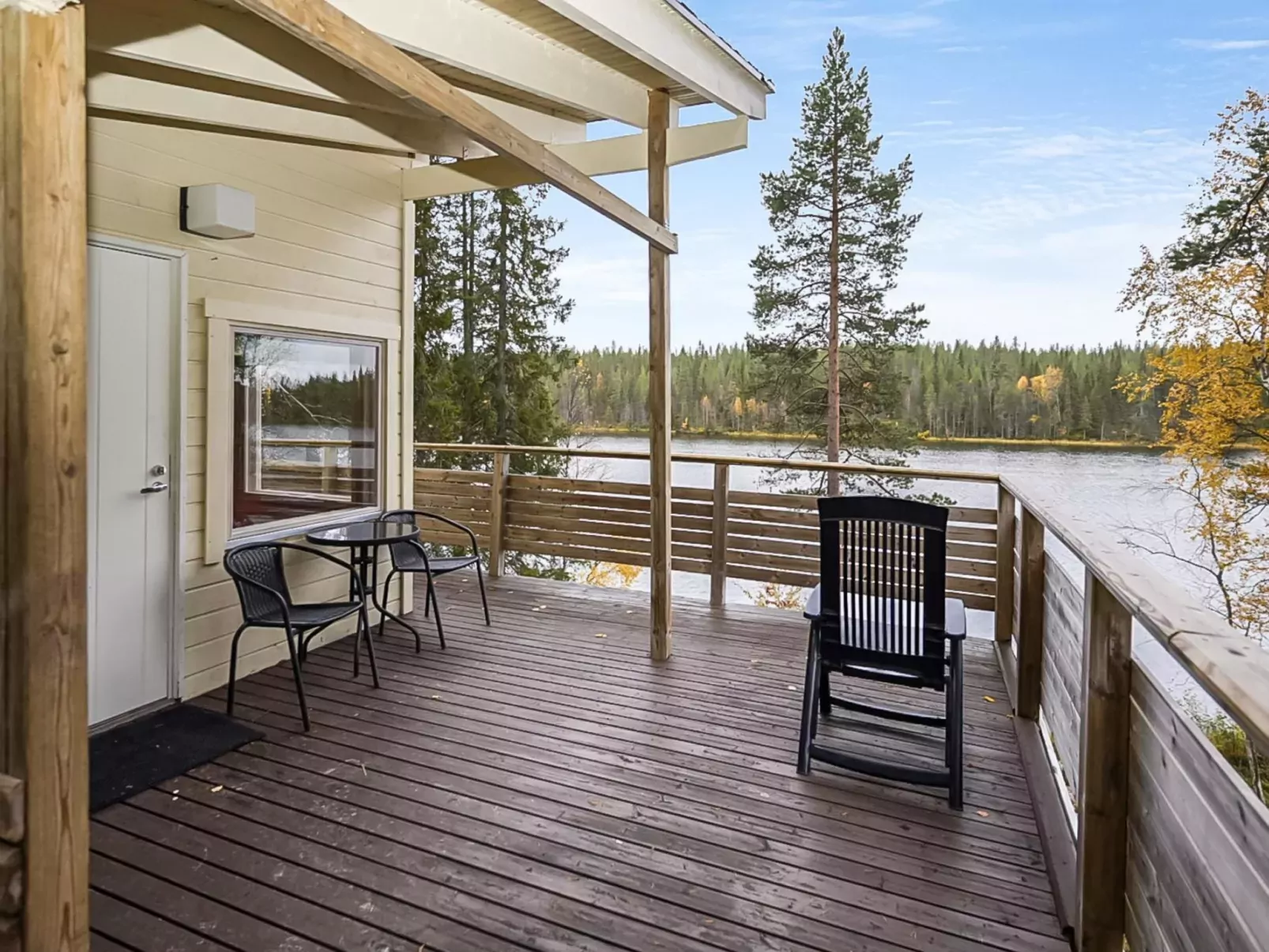 Saapunkijärvi, pitkäperä-Outside